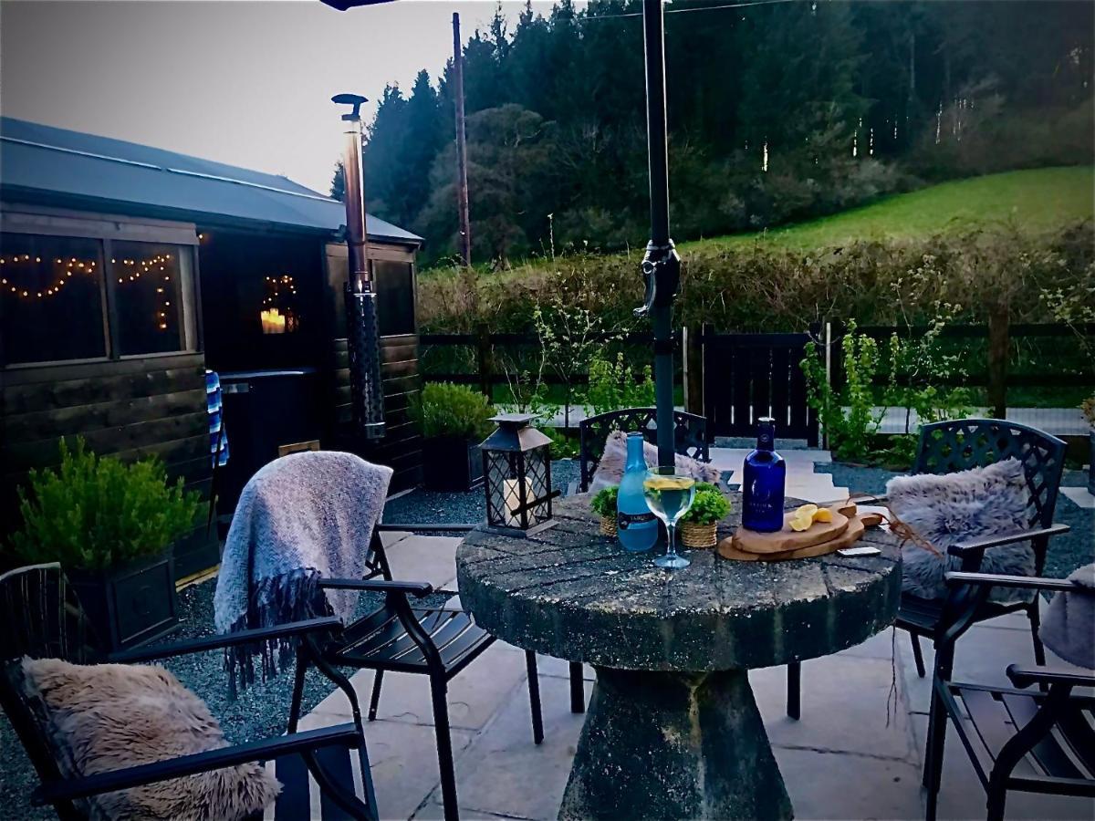 Trelaske Mill Cider Barn-With Hot Tub, Fire Pit Bbq Lewannick Eksteriør billede